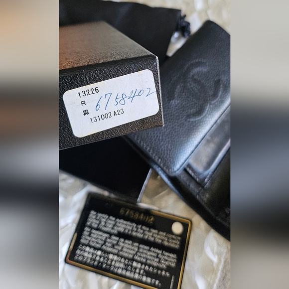 CHANEL Porte Bil Mon Caviar Leather Bifold Wallet - Picture 12 of 14